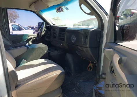 2012 Chevrolet Express 2500 Work Van z USA, uszkodzony, nr VIN 1GCWGFBA5C1194666